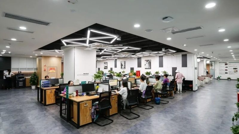首先，想要参加北京教师资格证考试，你需要满足以下条件：